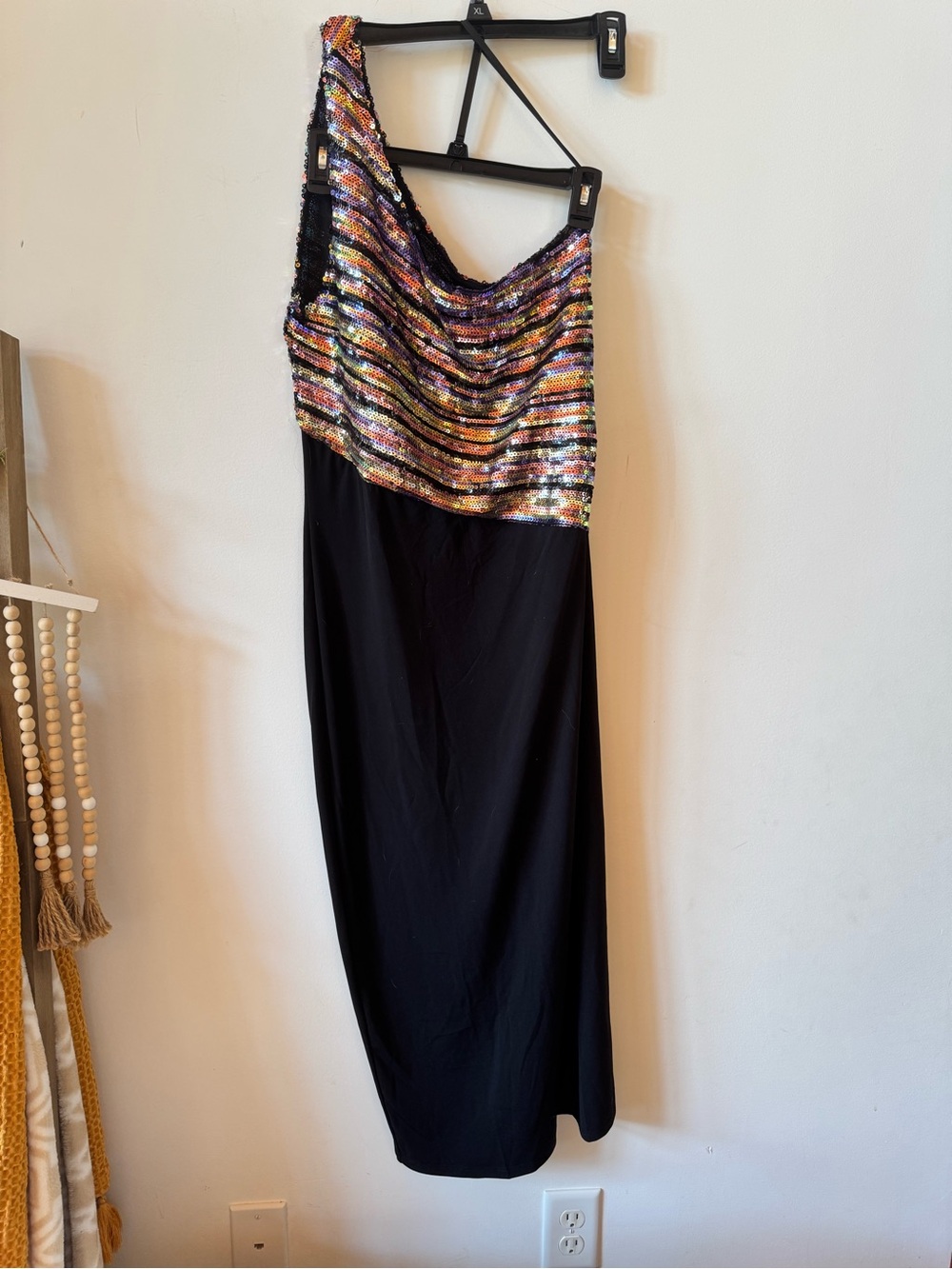 VENUS Black One-Shoulder Dress with Multicolor Sequin Bodice